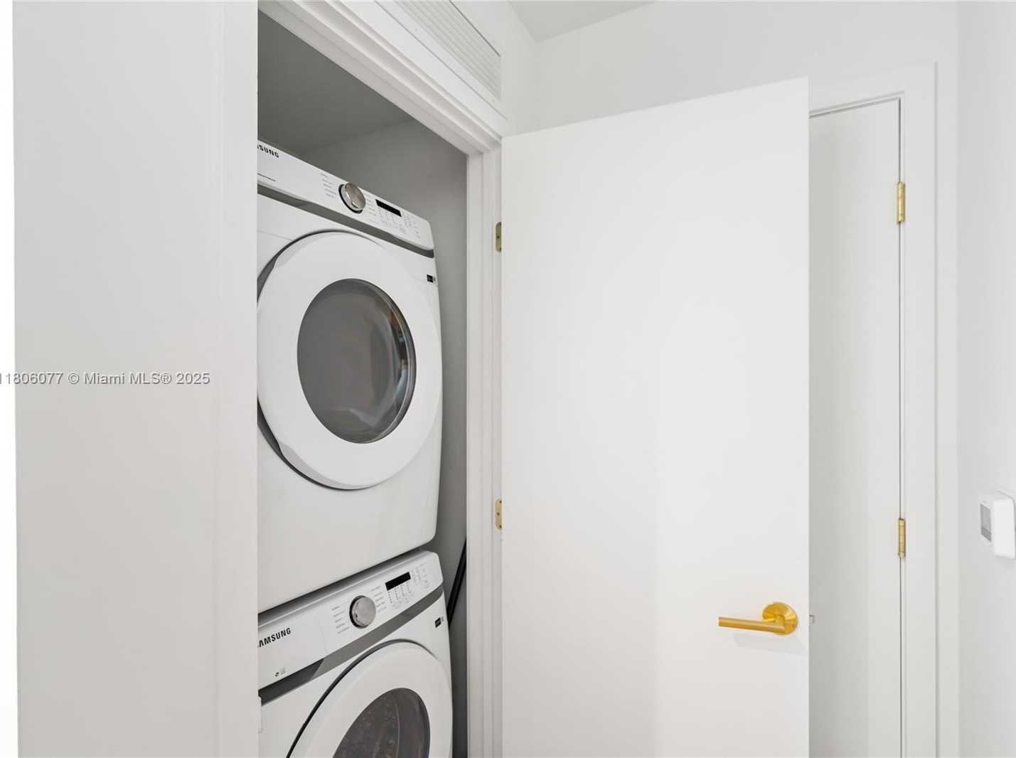 Small Image of 2678 TIGERTAIL AVE #713, Miami Number 31