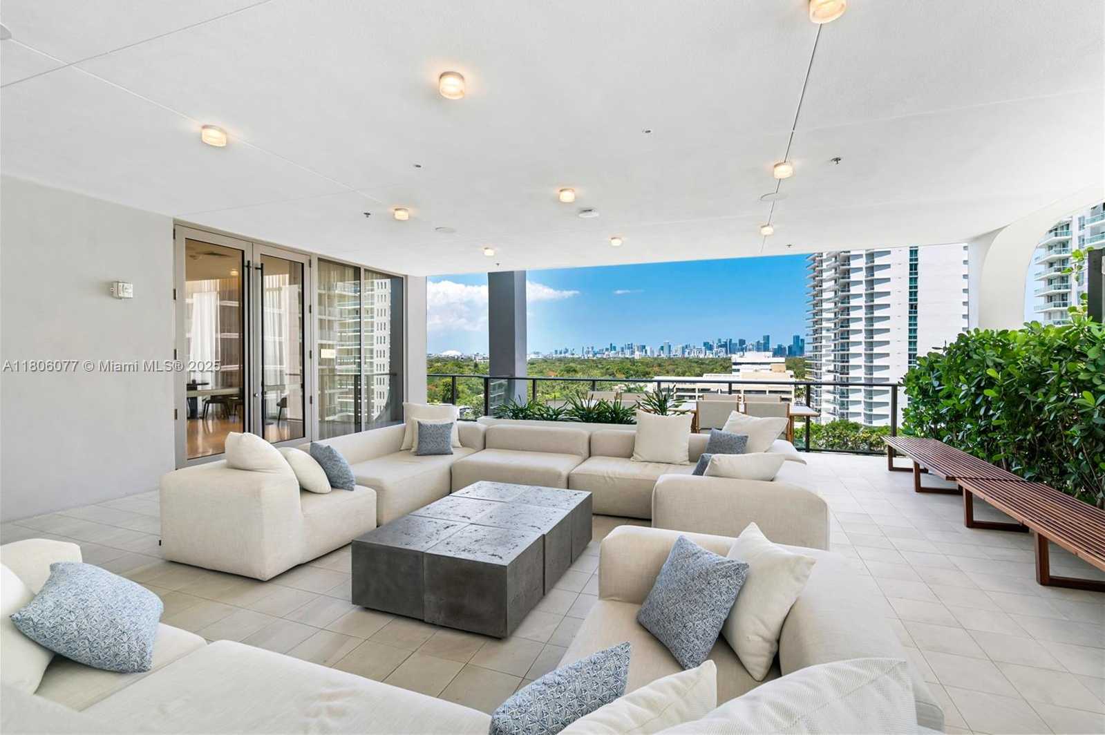 Small Image of 2678 TIGERTAIL AVE #713, Miami Number 40