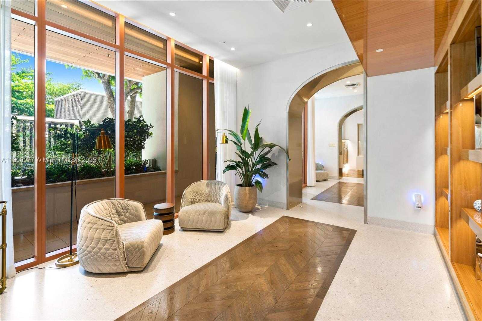 Small Image of 2678 TIGERTAIL AVE #713, Miami Number 49