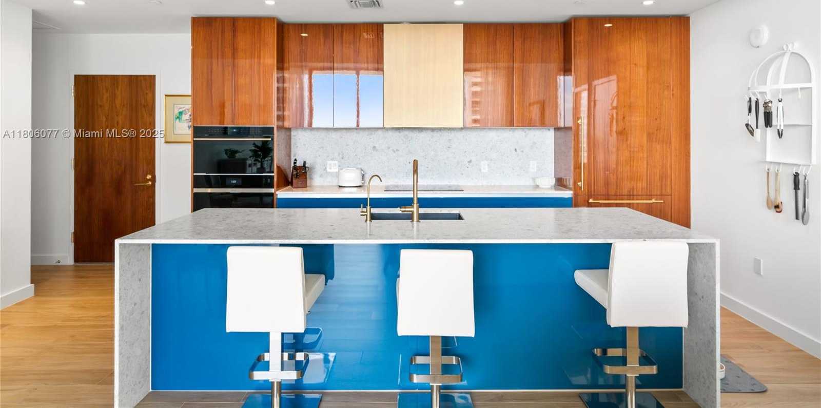 Small Image of 2678 TIGERTAIL AVE #713, Miami Number 6