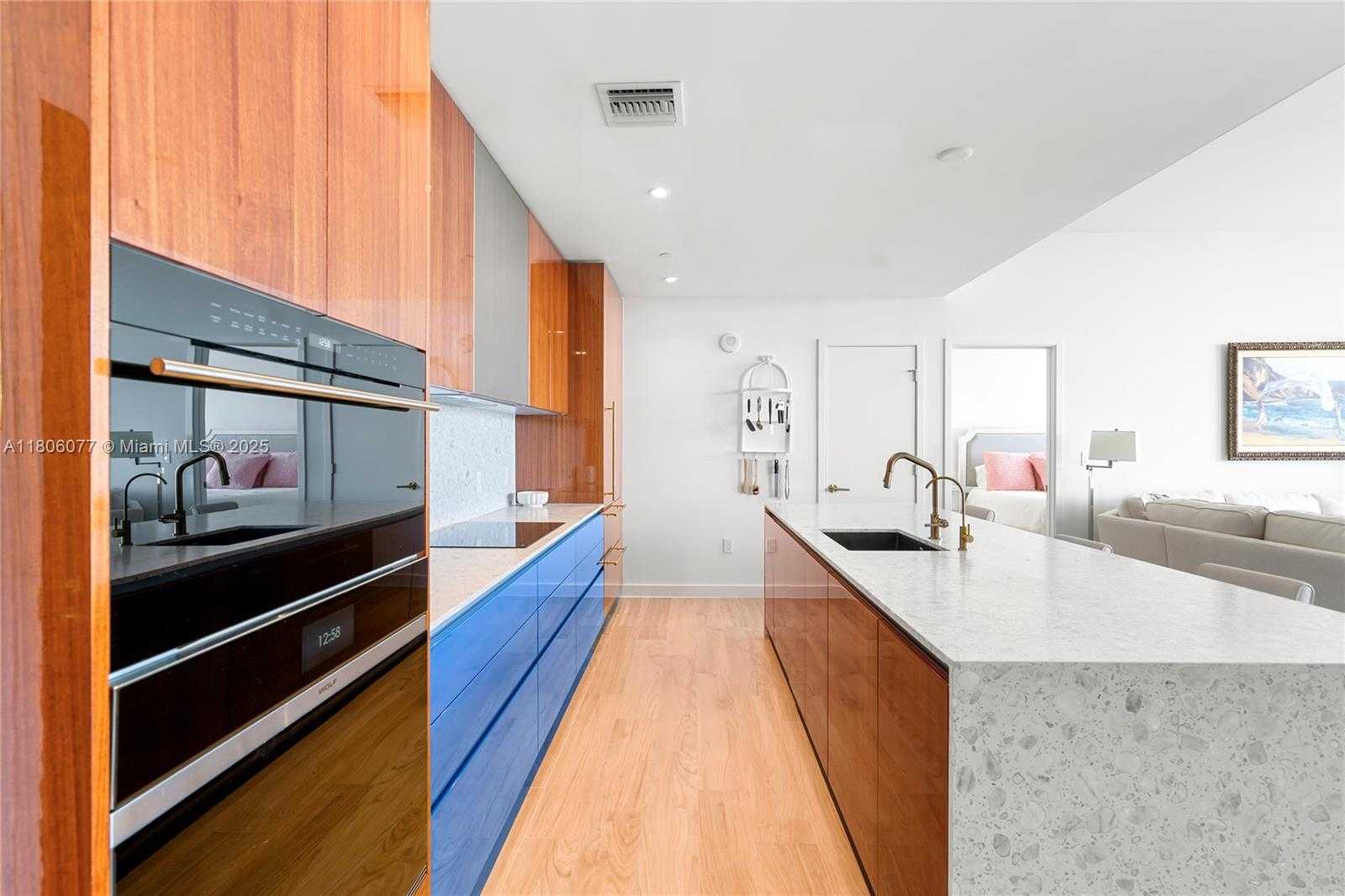 Small Image of 2678 TIGERTAIL AVE #713, Miami Number 8