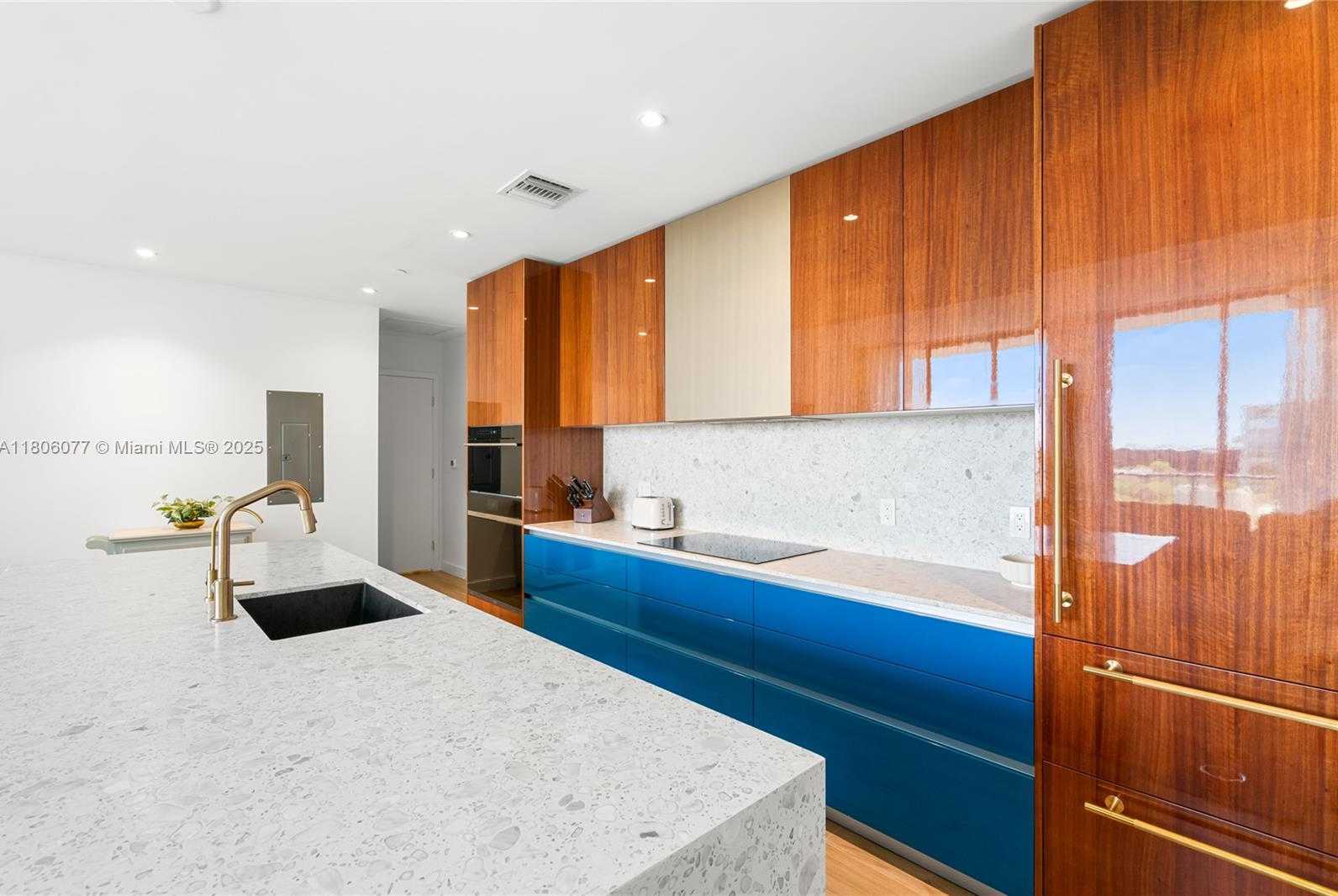 Small Image of 2678 TIGERTAIL AVE #713, Miami Number 9