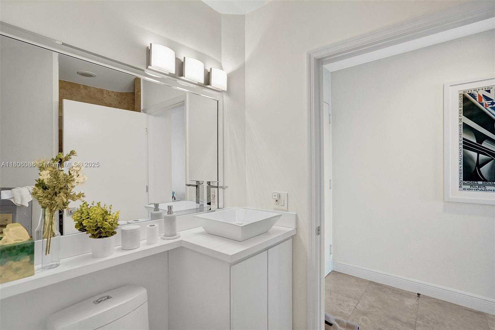 Small Image of 4779 COLLINS AVE #4006, Miami Beach Number 11