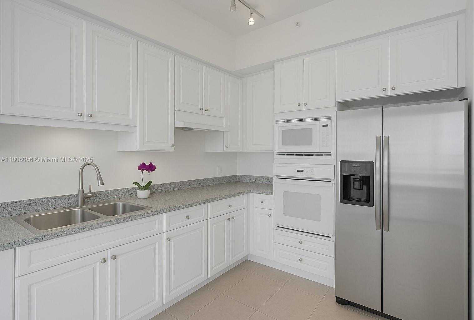 Small Image of 4779 COLLINS AVE #4006, Miami Beach Number 12
