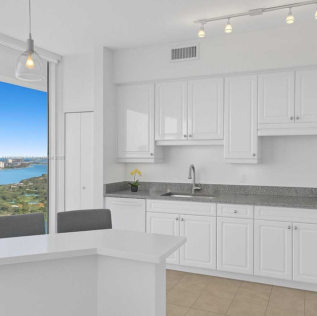 Small Image of 4779 COLLINS AVE #4006, Miami Beach Number 13