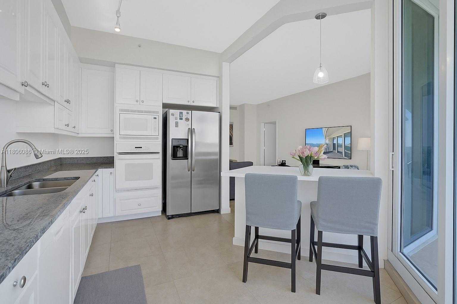 Small Image of 4779 COLLINS AVE #4006, Miami Beach Number 14