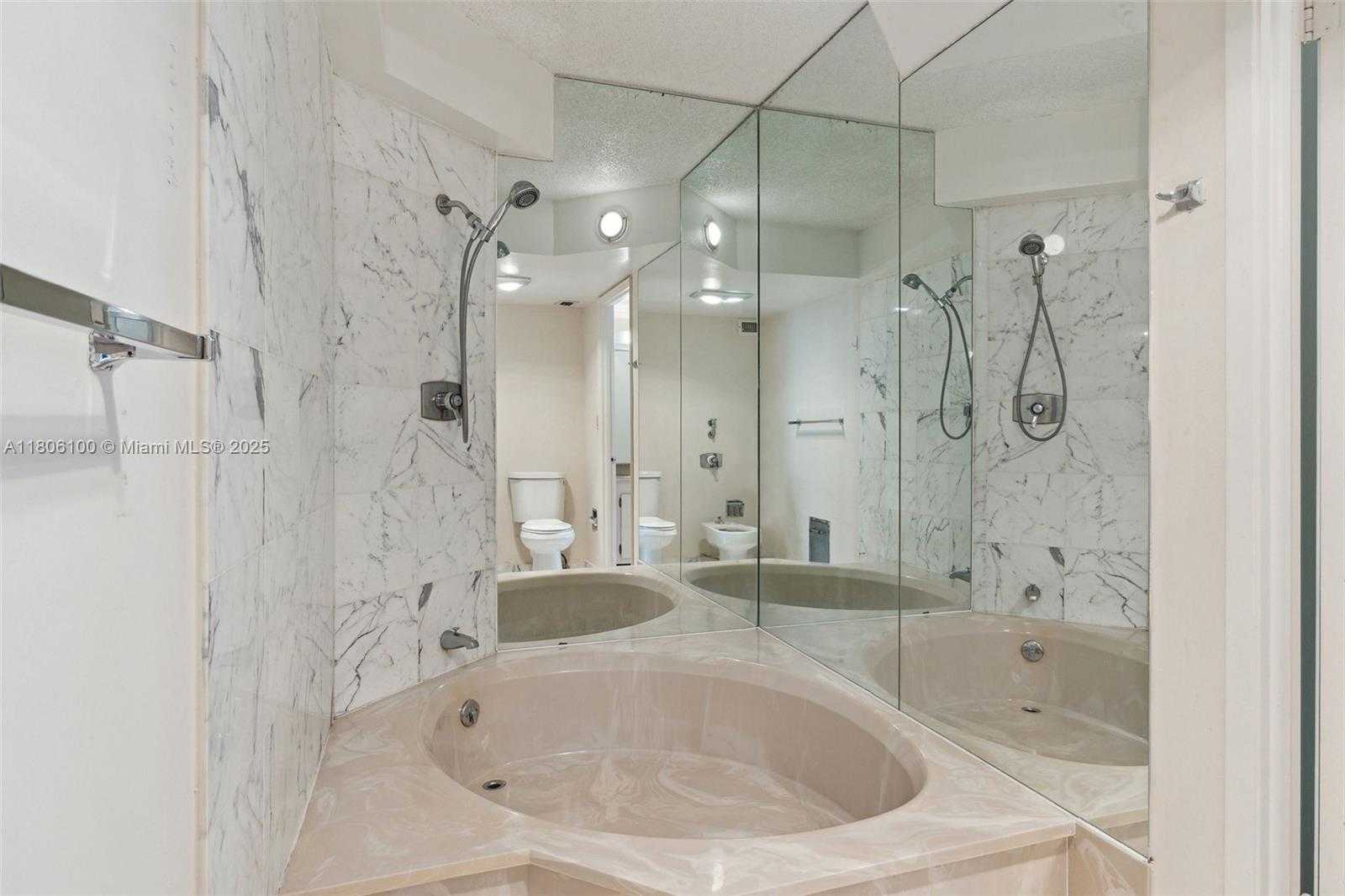 Small Image of 1901 BRICKELL AVE #B1408, Miami Number 14