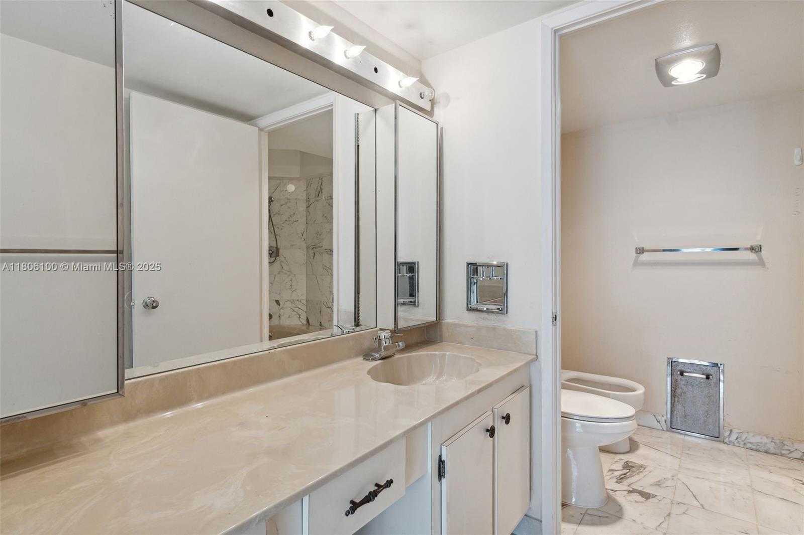 Small Image of 1901 BRICKELL AVE #B1408, Miami Number 15