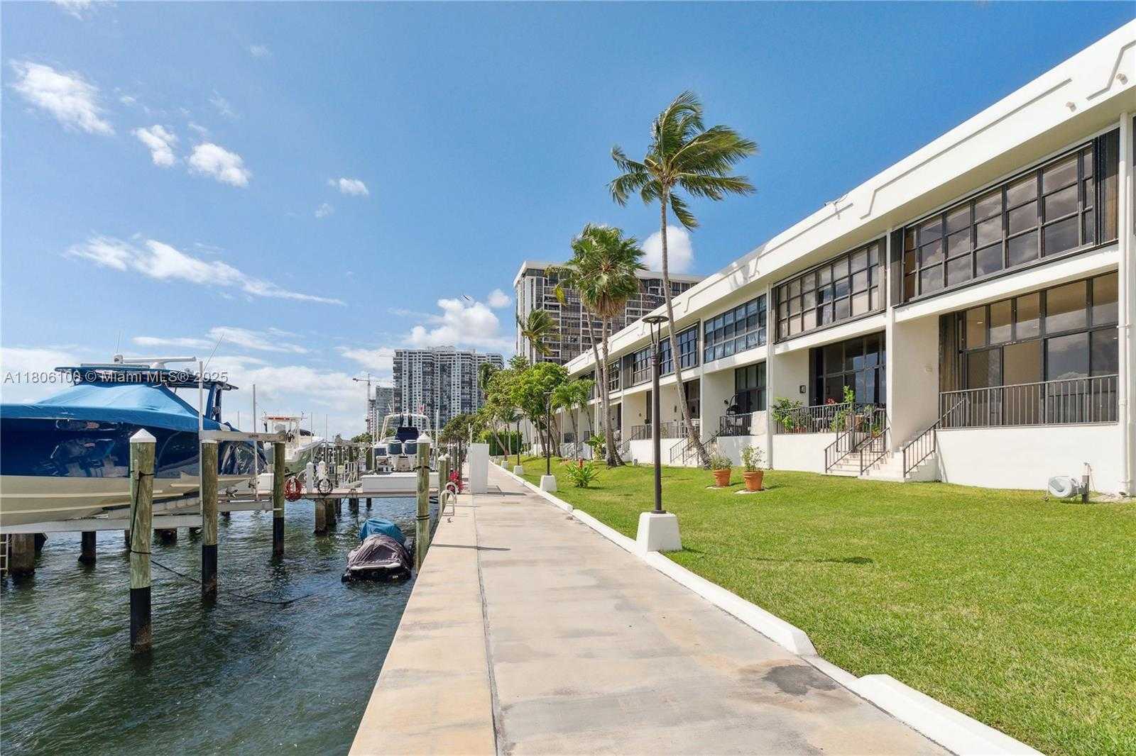 Small Image of 1901 BRICKELL AVE #B1408, Miami Number 29