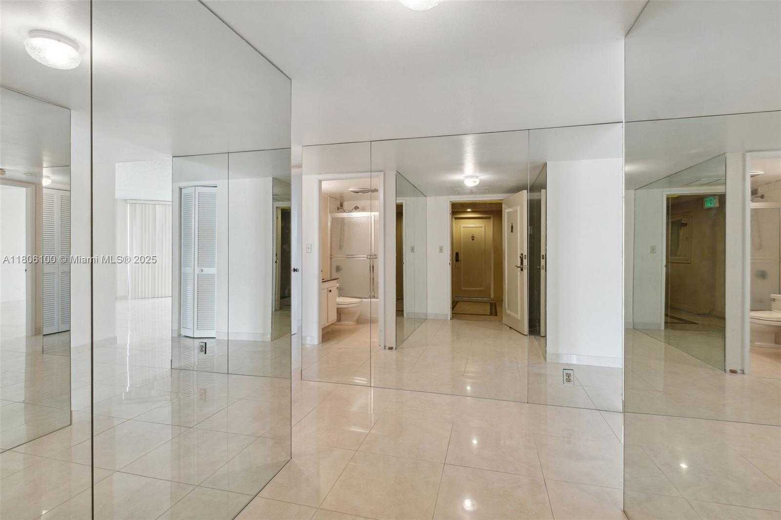 Small Image of 1901 BRICKELL AVE #B1408, Miami Number 4