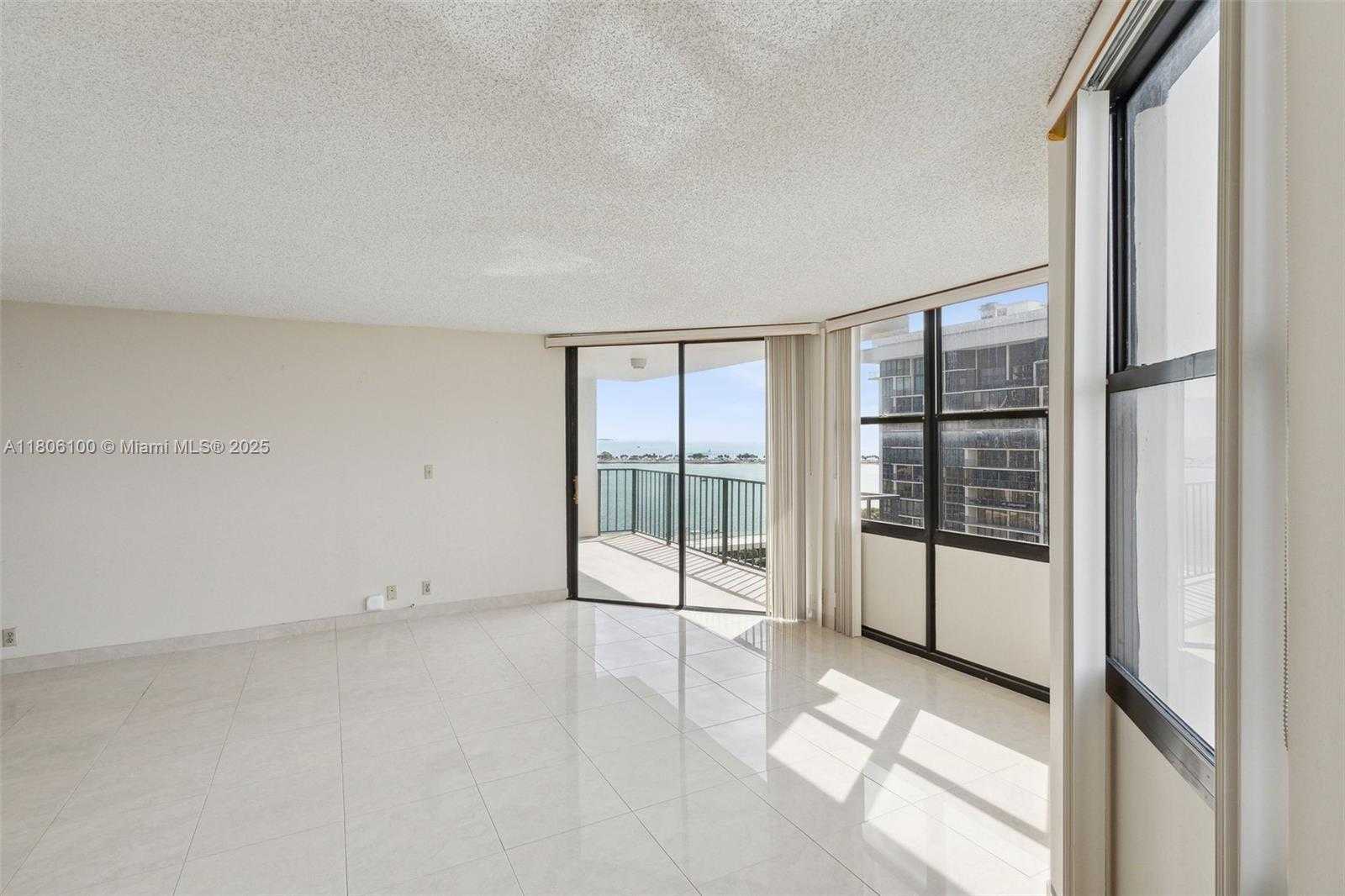 Small Image of 1901 BRICKELL AVE #B1408, Miami Number 5
