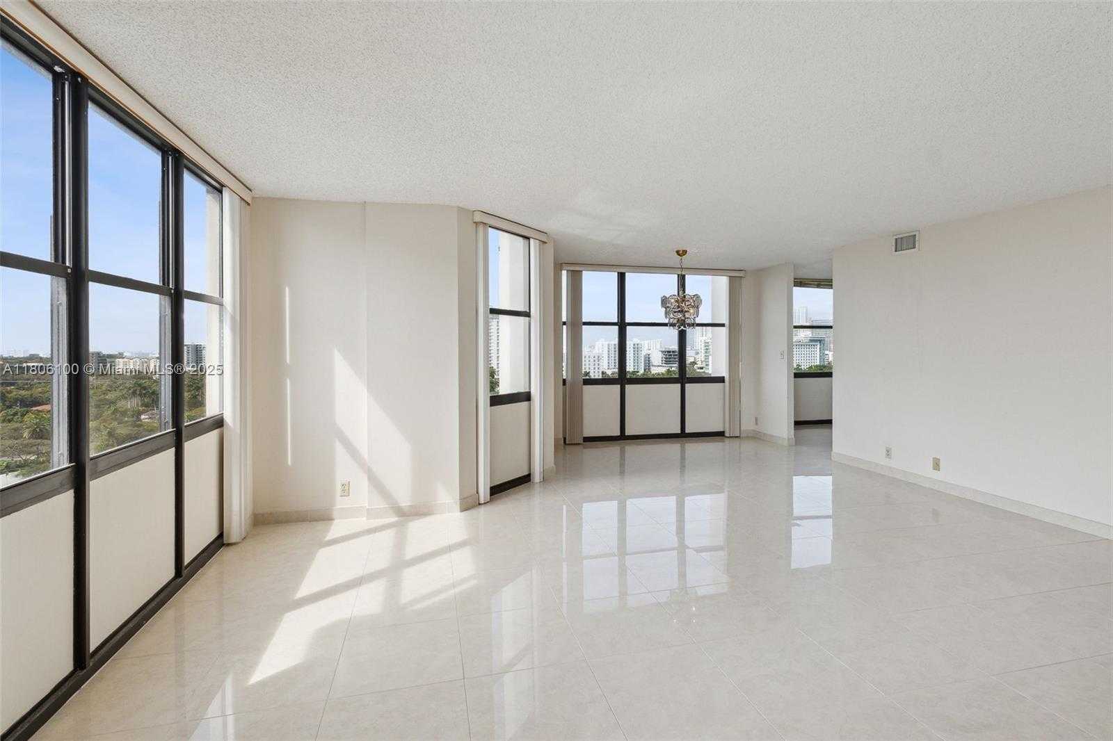 Small Image of 1901 BRICKELL AVE #B1408, Miami Number 6