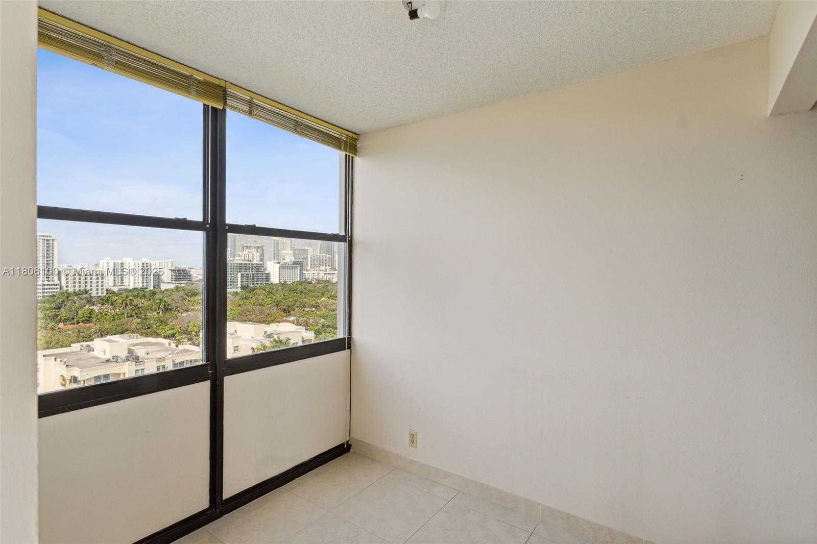 Small Image of 1901 BRICKELL AVE #B1408, Miami Number 8