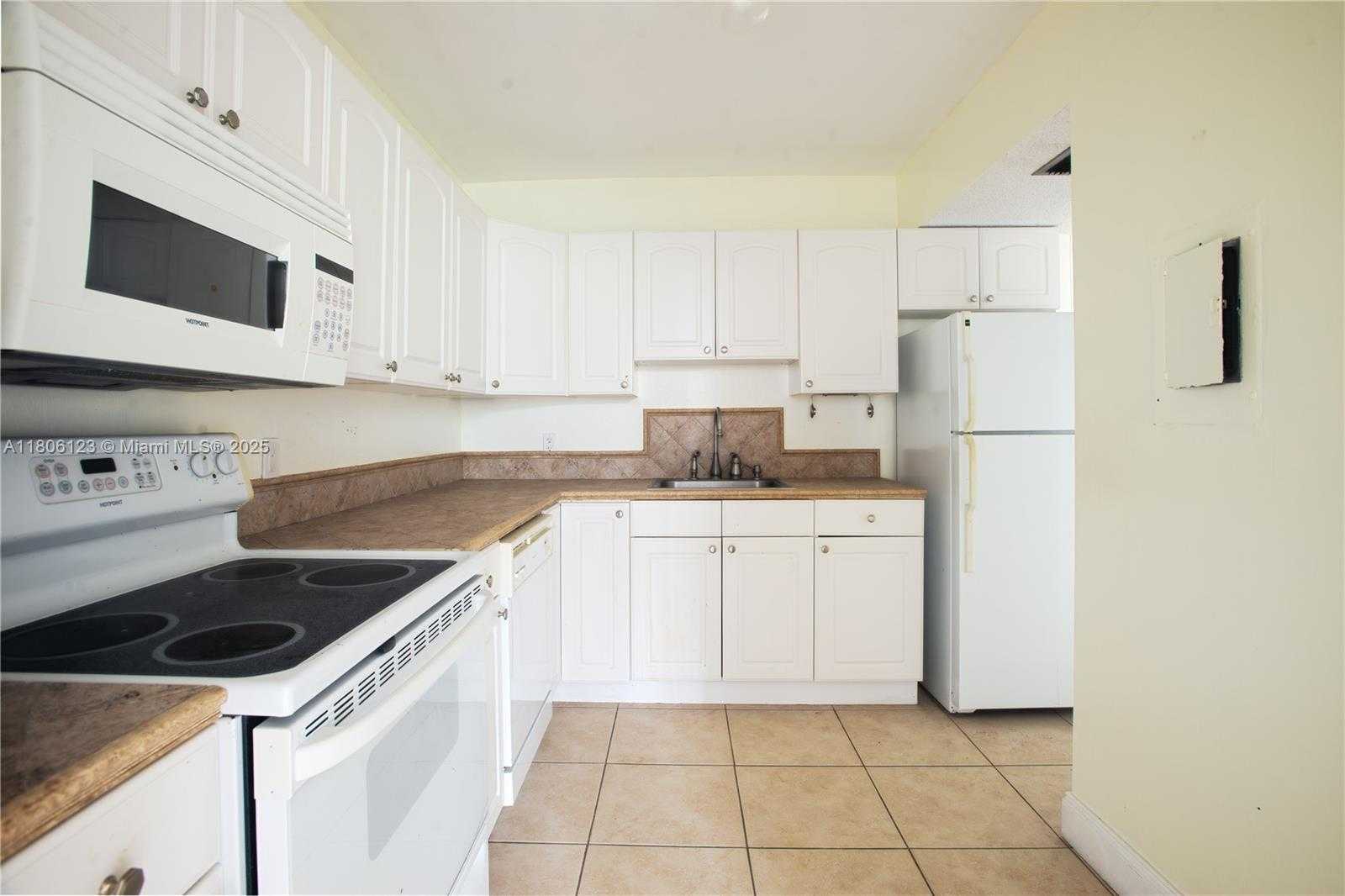 Small Image of 2025 NORTH EAST 164TH ST #301, North Miami Beach Number 10