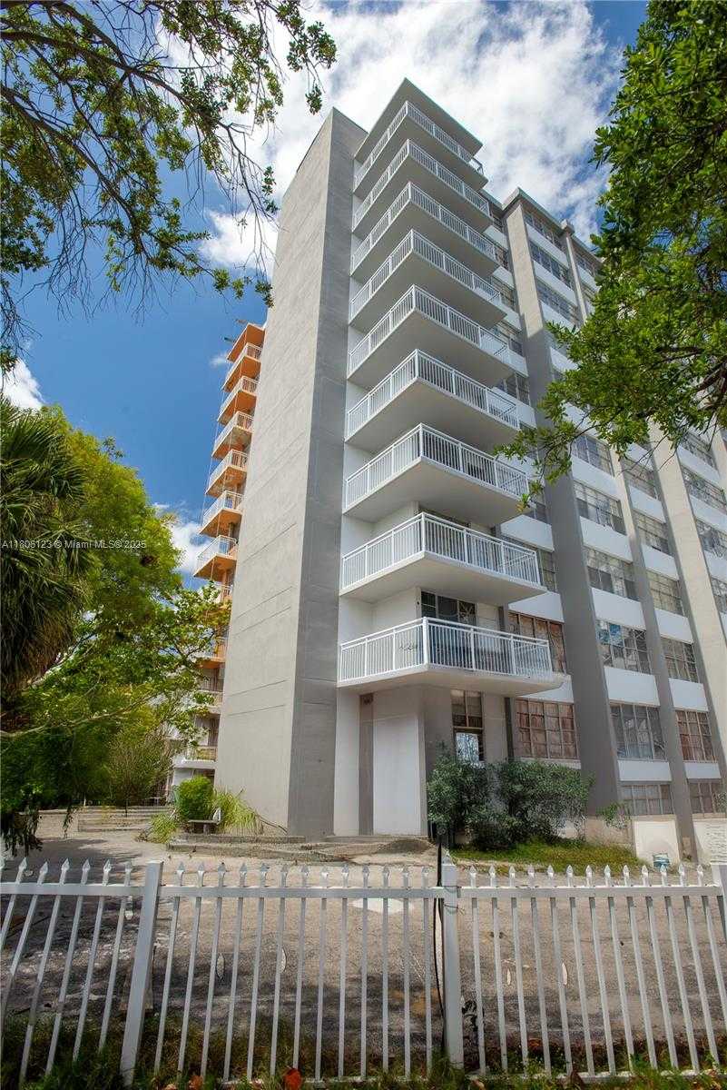 Small Image of 2025 NORTH EAST 164TH ST #301, North Miami Beach Number 2