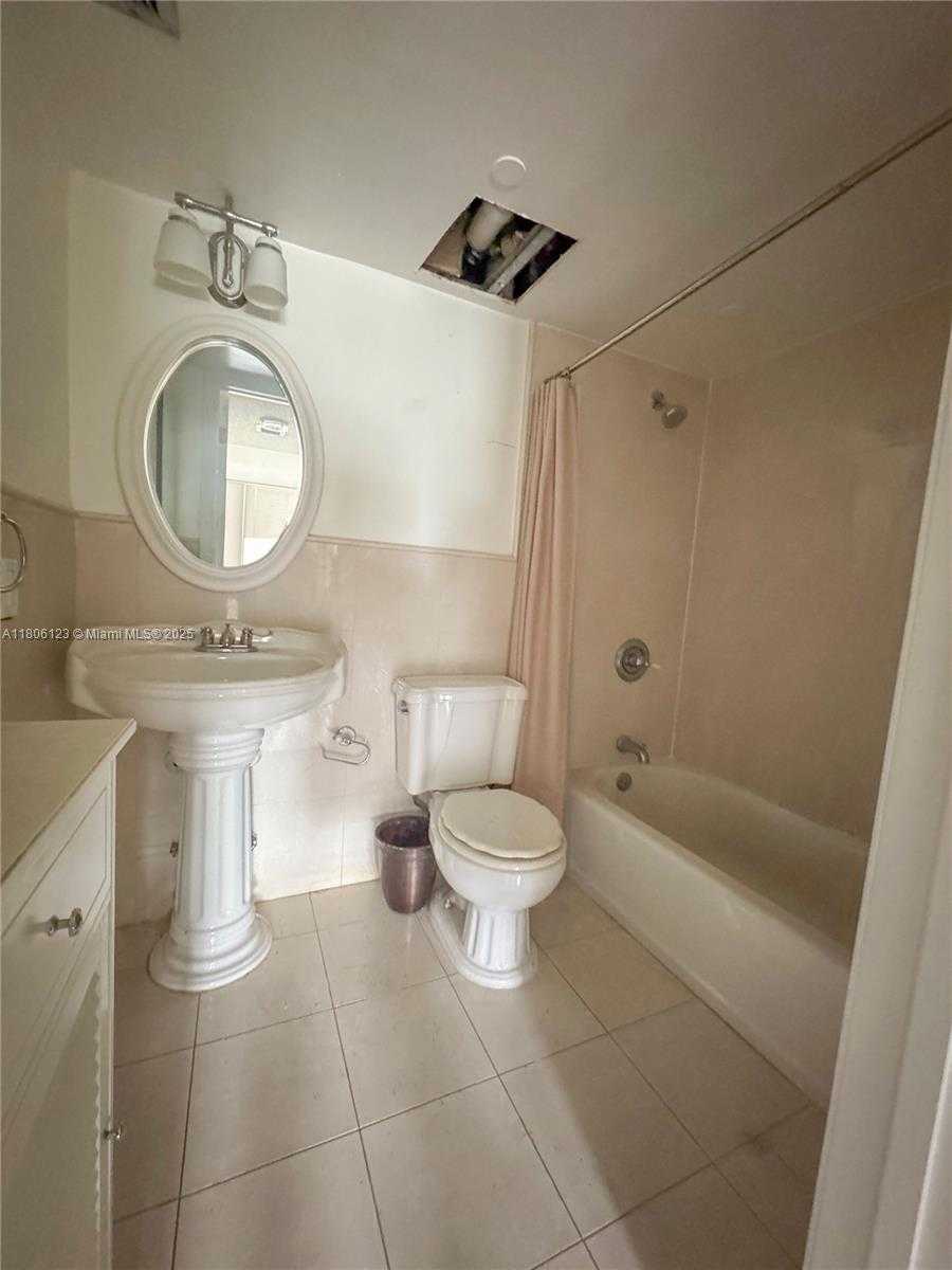 Small Image of 2025 NORTH EAST 164TH ST #301, North Miami Beach Number 20
