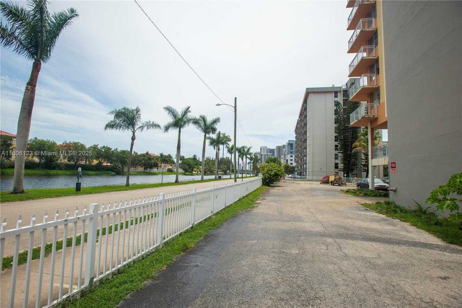 Small Image of 2025 NORTH EAST 164TH ST #301, North Miami Beach Number 23
