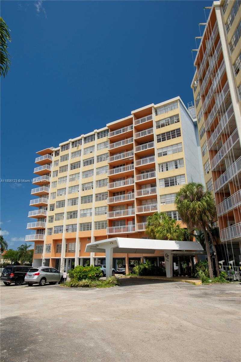 Small Image of 2025 NORTH EAST 164TH ST #301, North Miami Beach Number 3