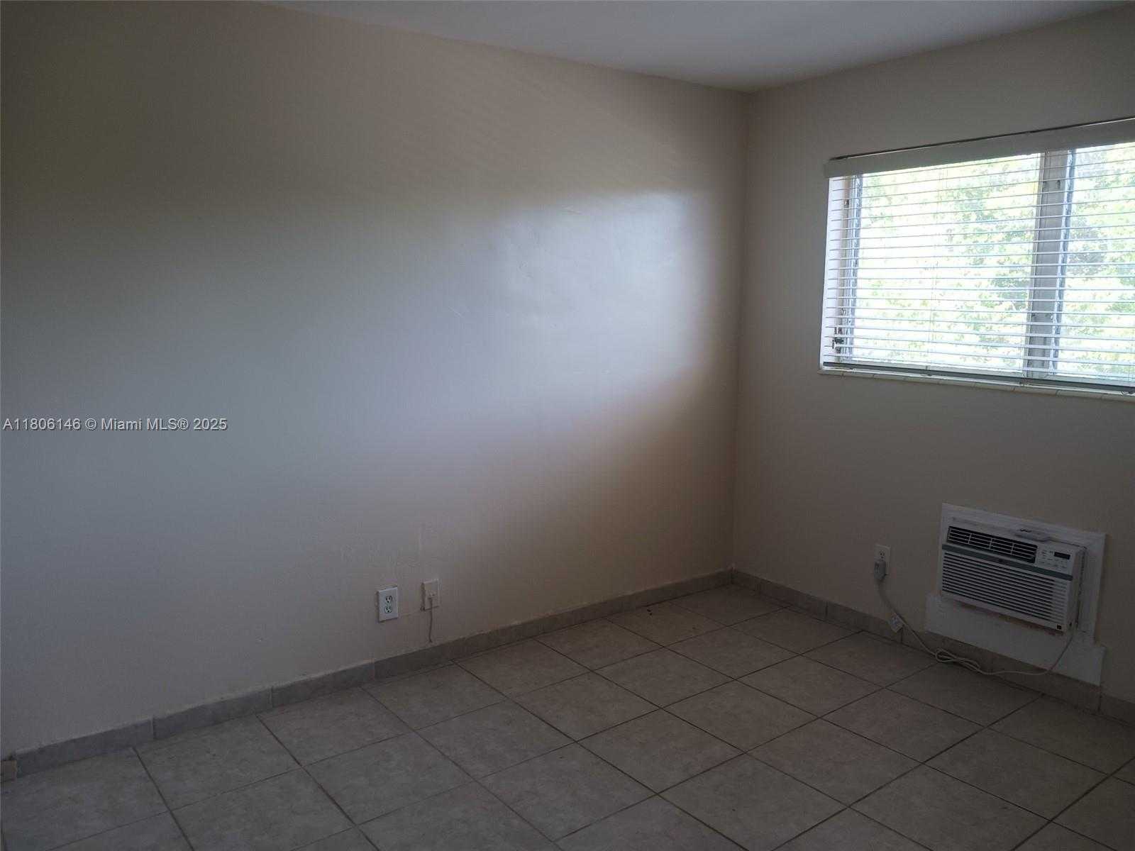 Small Image of 2700 NORTH EAST 135TH ST #30, North Miami Number 10