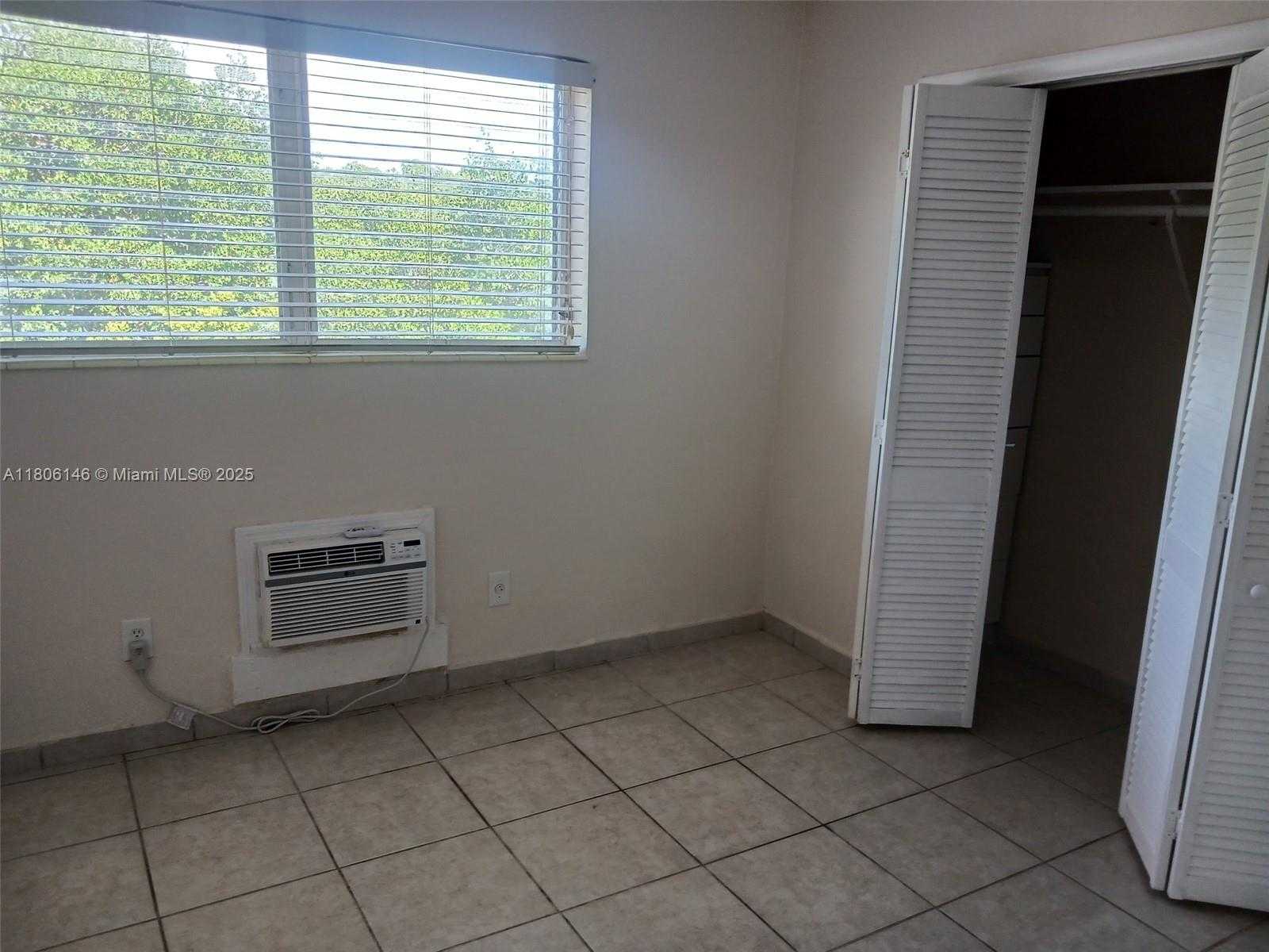 Small Image of 2700 NORTH EAST 135TH ST #30, North Miami Number 7