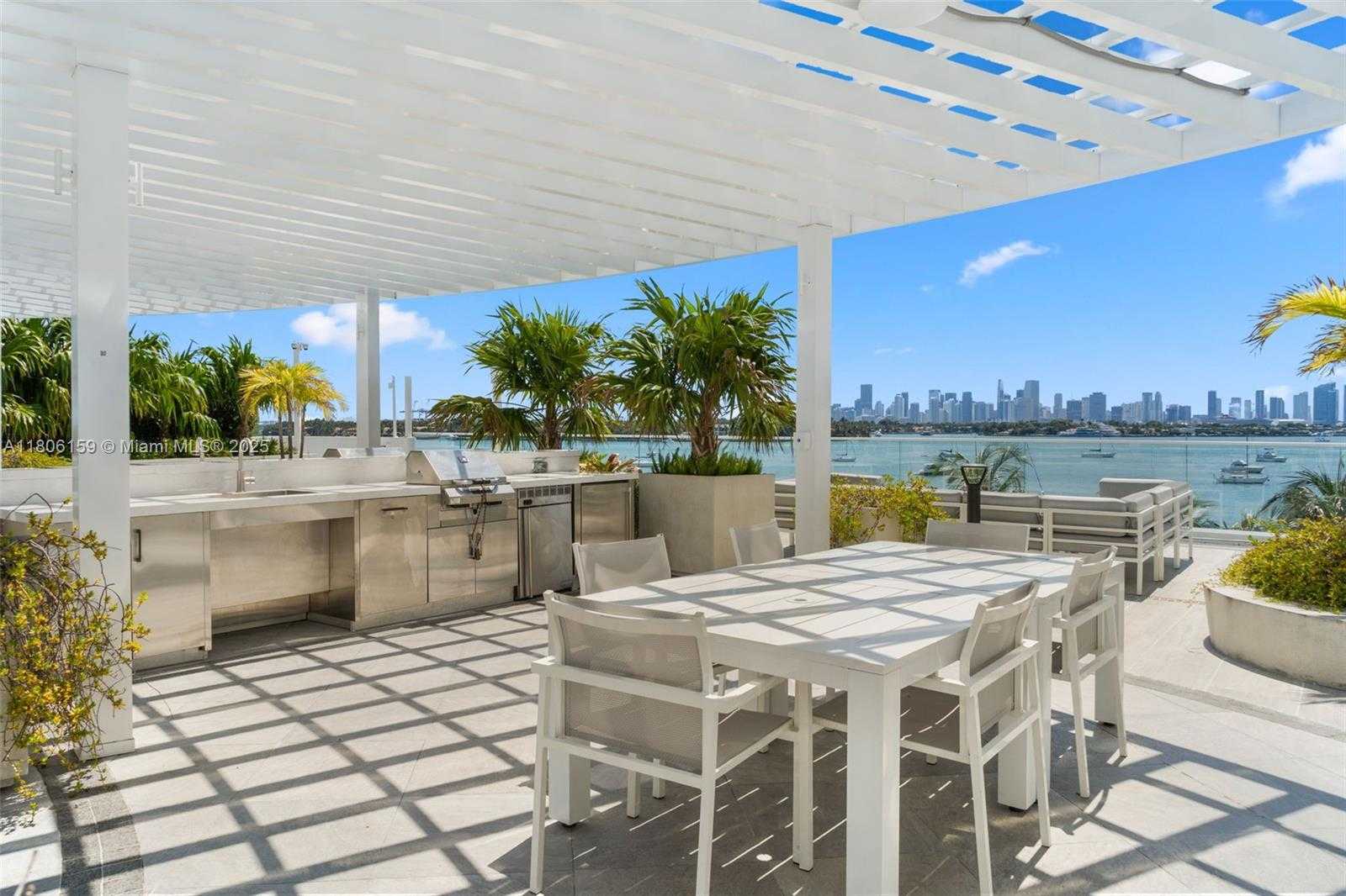 Small Image of 1330 WEST AVE #810, Miami Beach Number 17