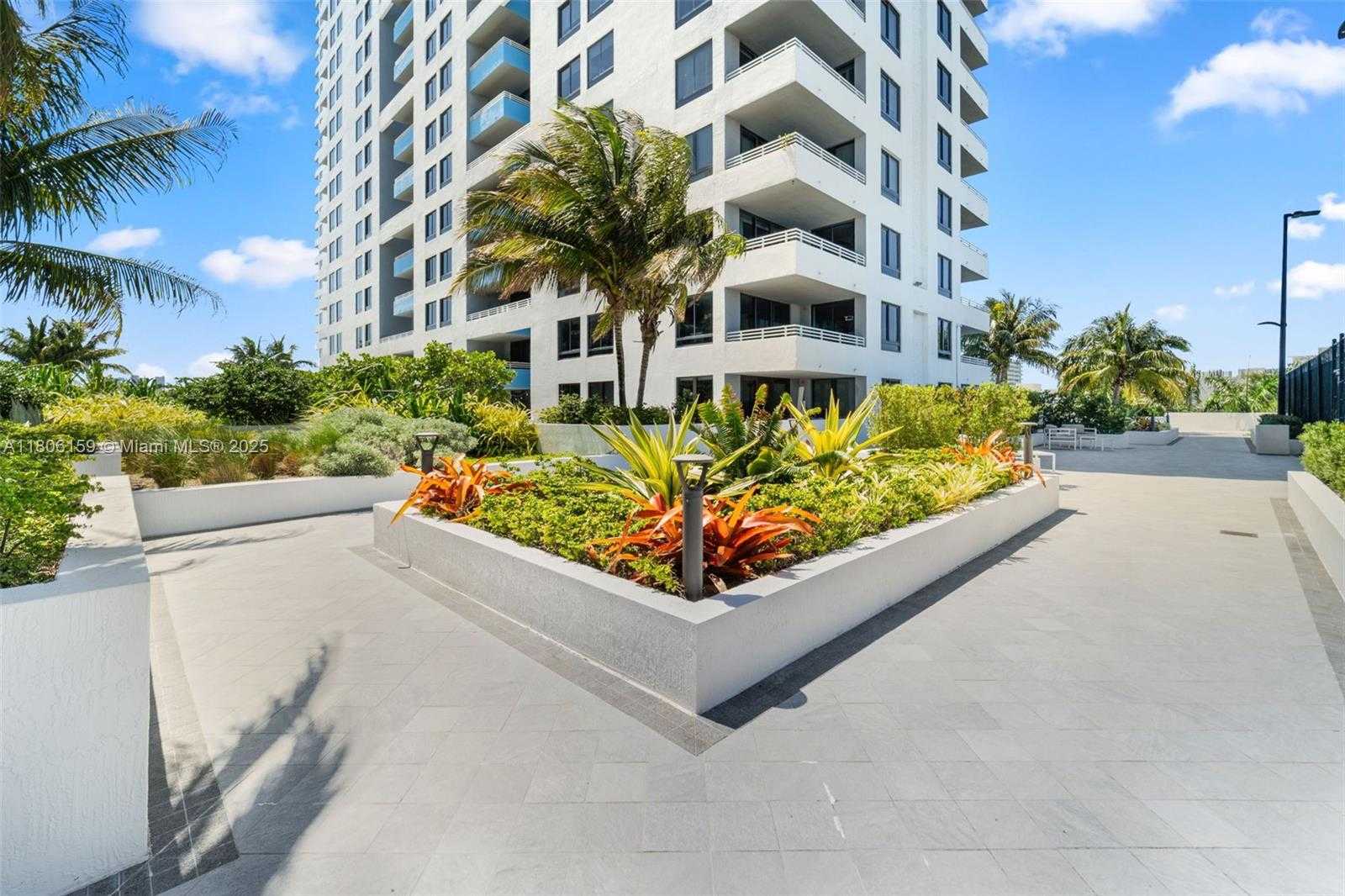 Small Image of 1330 WEST AVE #810, Miami Beach Number 18