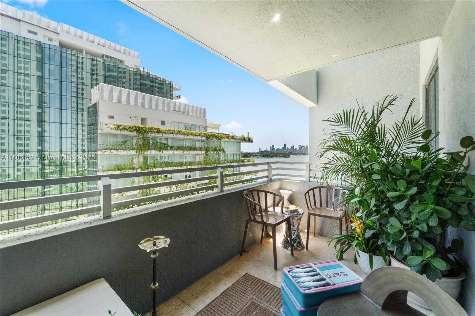 Small Image of 1330 WEST AVE #810, Miami Beach Number 7