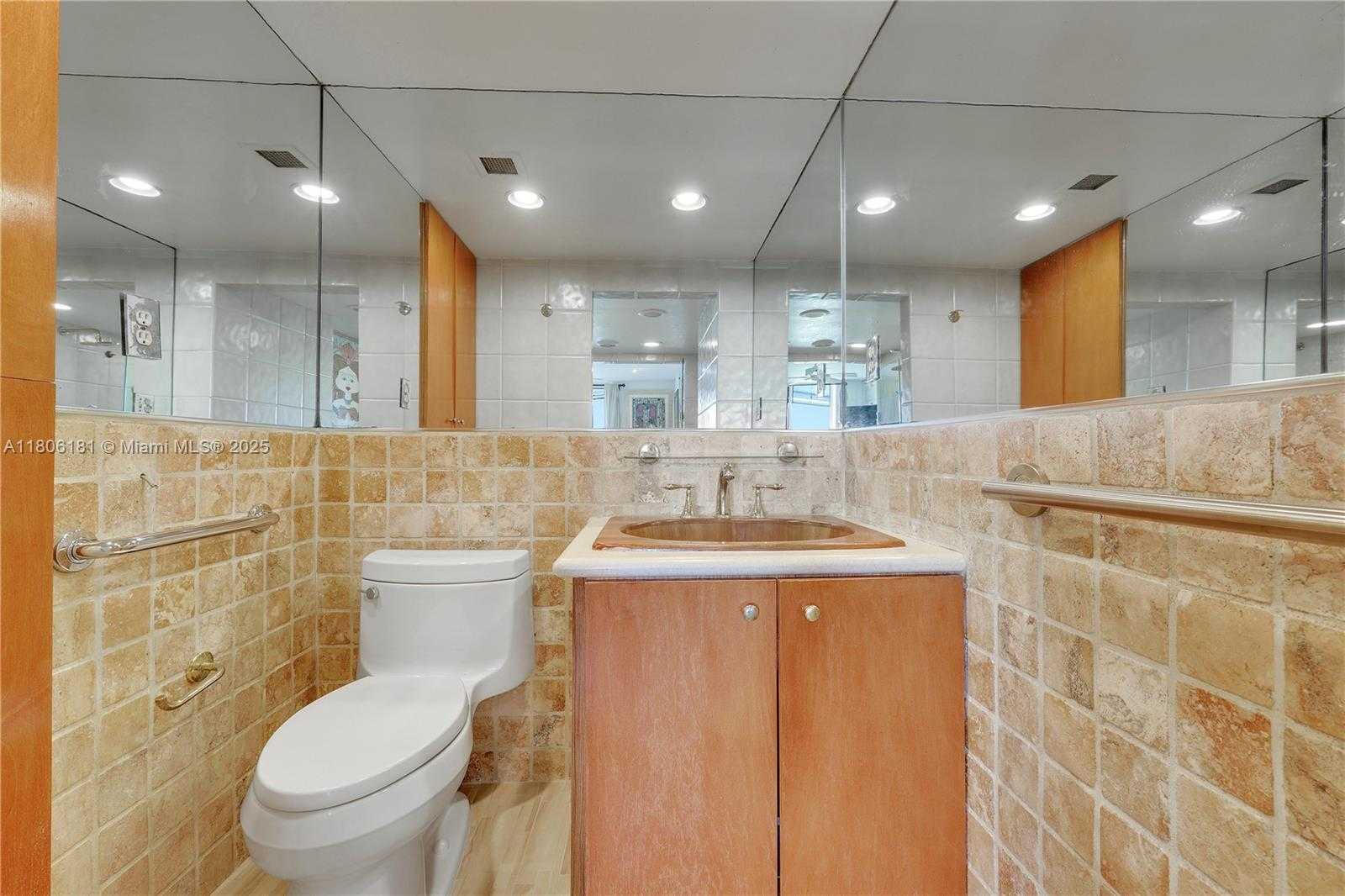 Small Image of 200 OCEAN LANE DR #305, Key Biscayne Number 21