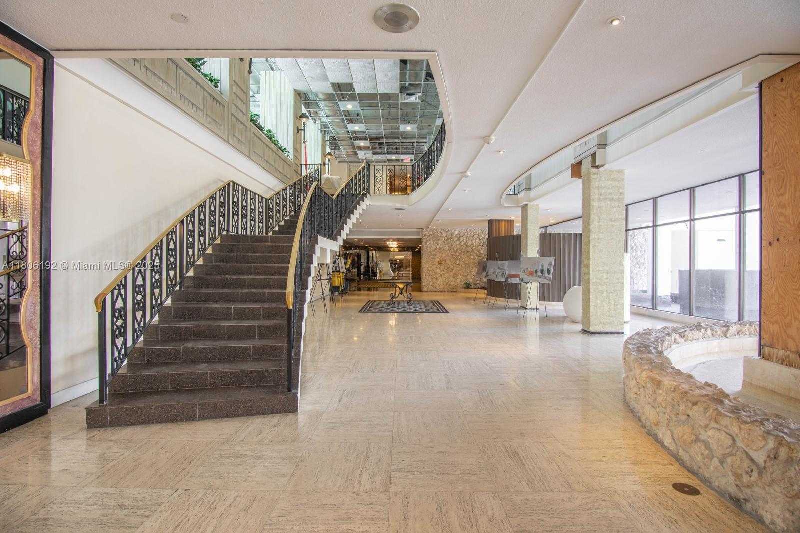 Small Image of 5555 COLLINS AVE #14U, Miami Beach Number 18