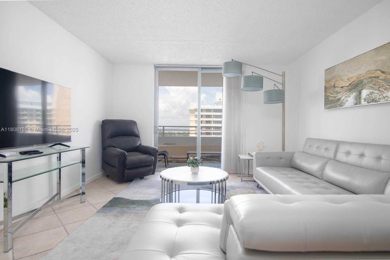 Small Image of 5555 COLLINS AVE #14U, Miami Beach Number 19