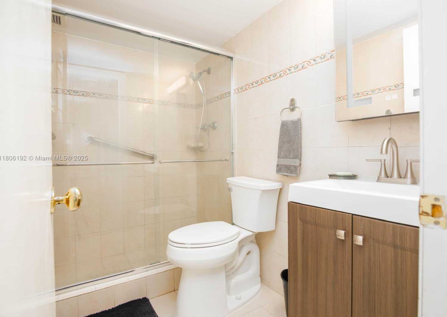 Small Image of 5555 COLLINS AVE #14U, Miami Beach Number 21