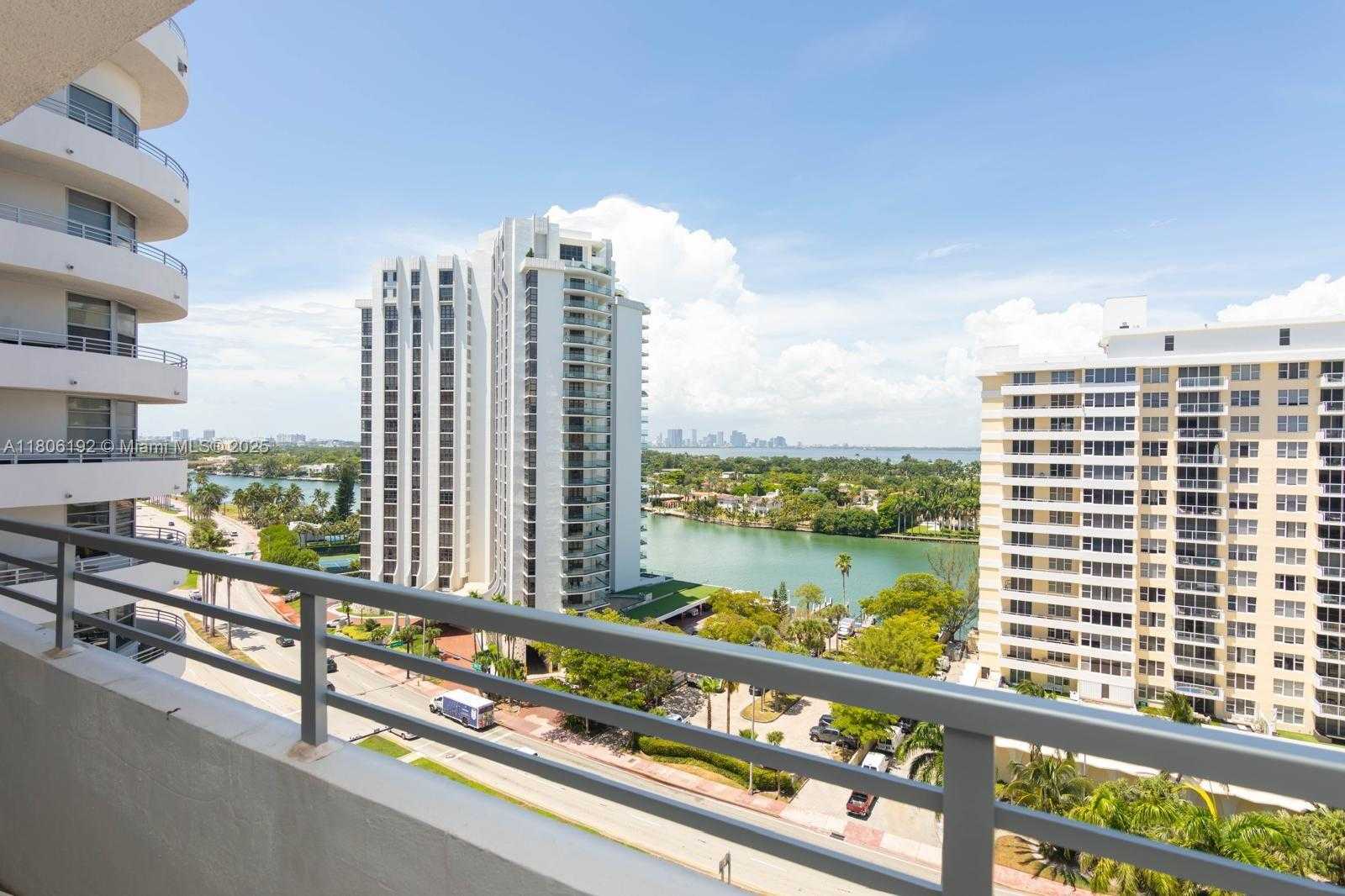 Small Image of 5555 COLLINS AVE #14U, Miami Beach Number 29