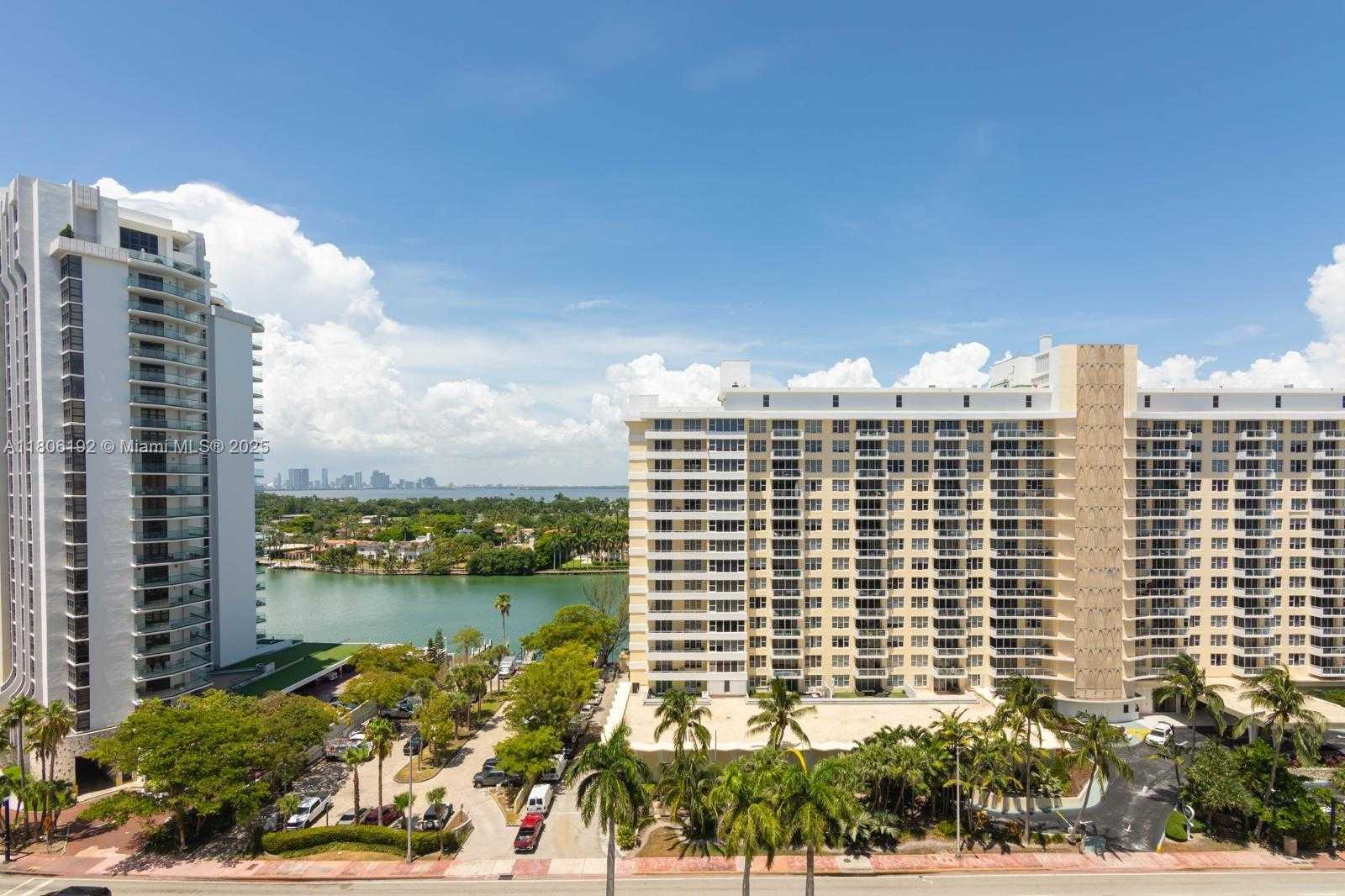 Small Image of 5555 COLLINS AVE #14U, Miami Beach Number 36