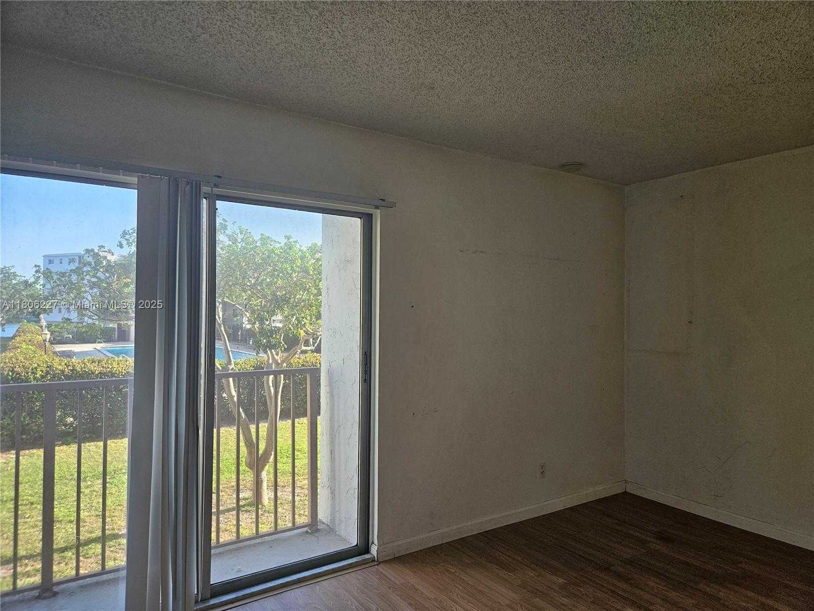 Small Image of 8620 NORTH SHERMAN CIR #202, Miramar Number 12