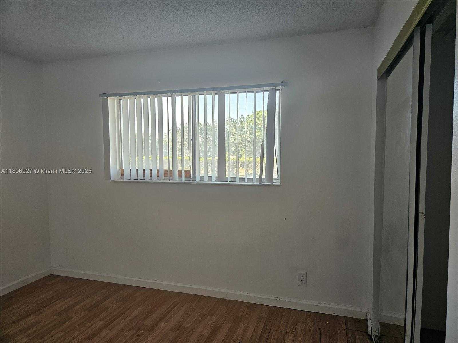 Small Image of 8620 NORTH SHERMAN CIR #202, Miramar Number 22