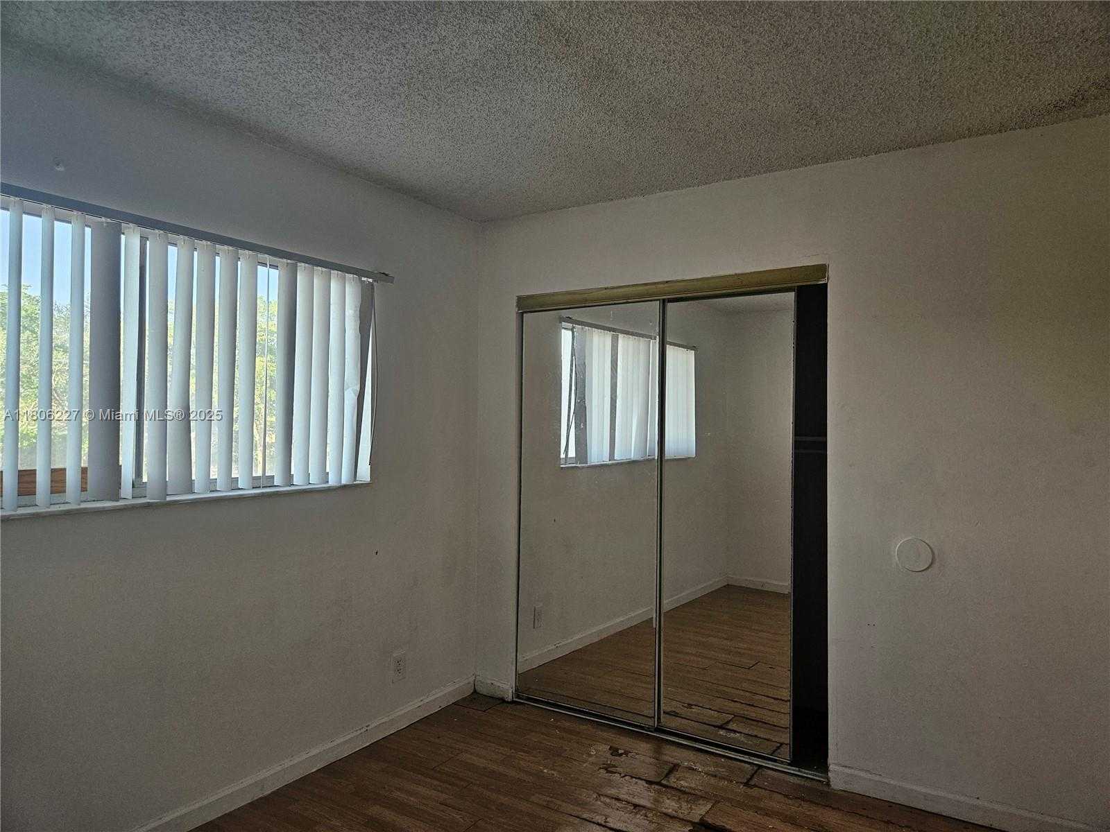 Small Image of 8620 NORTH SHERMAN CIR #202, Miramar Number 23