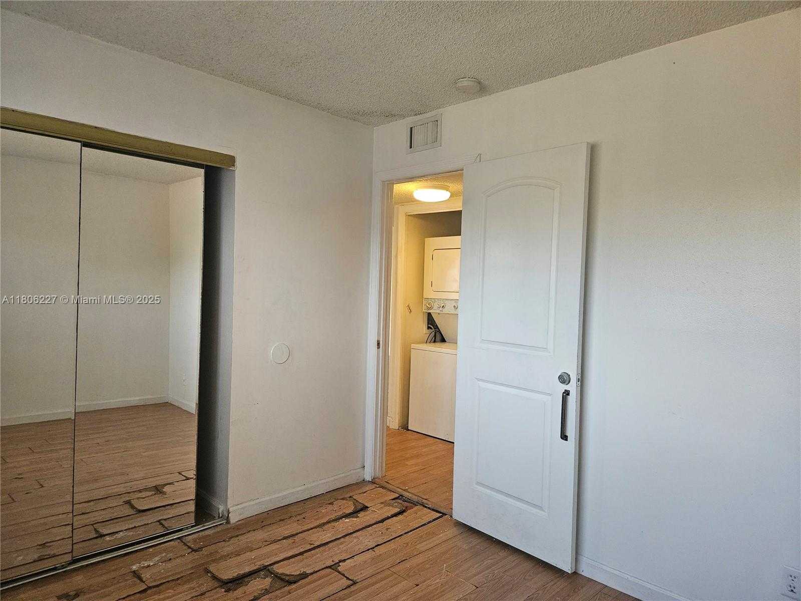 Small Image of 8620 NORTH SHERMAN CIR #202, Miramar Number 24