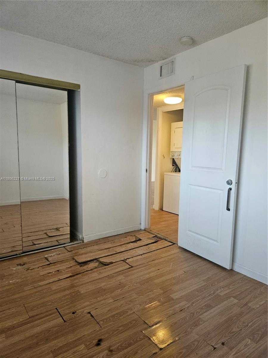 Small Image of 8620 NORTH SHERMAN CIR #202, Miramar Number 25