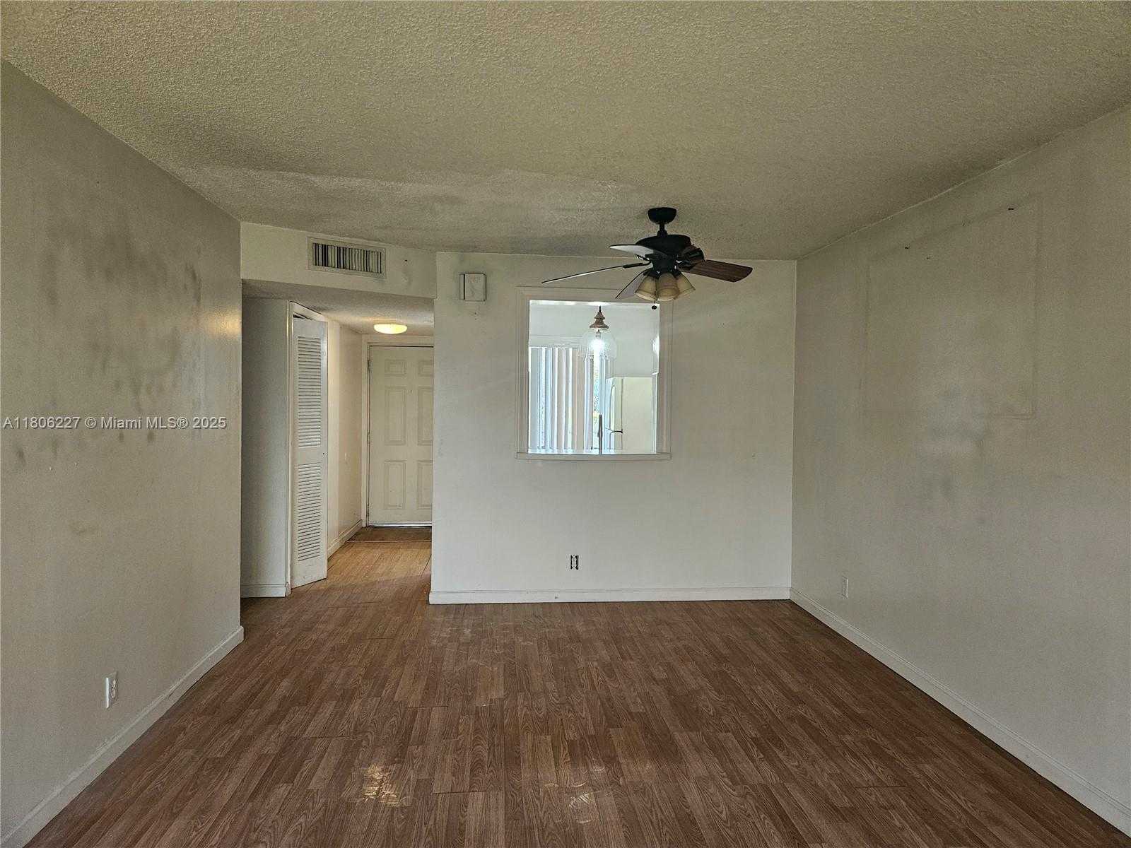 Small Image of 8620 NORTH SHERMAN CIR #202, Miramar Number 5