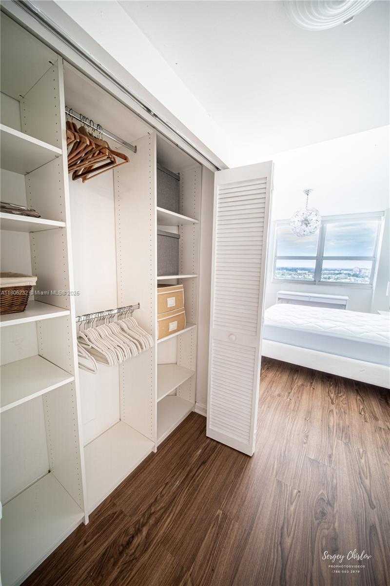 Small Image of 19501 WEST COUNTRY CLUB DR #1909, Aventura Number 13