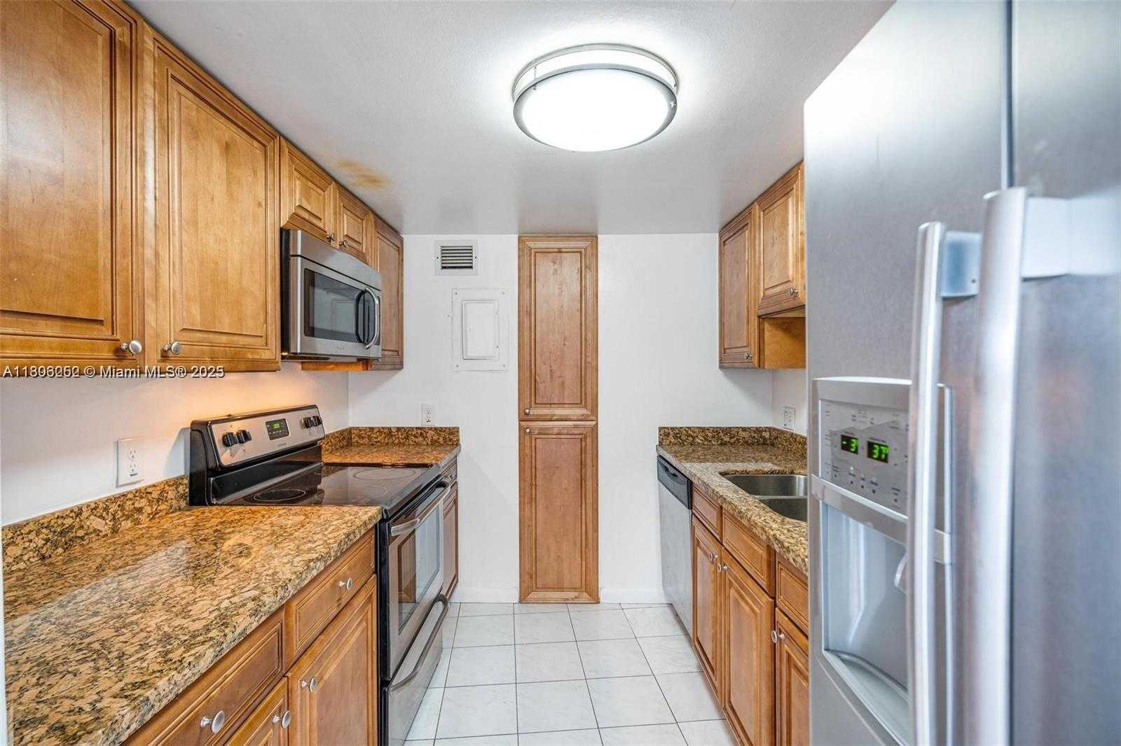 Small Image of 900 BAY DR #211, Miami Beach Number 11
