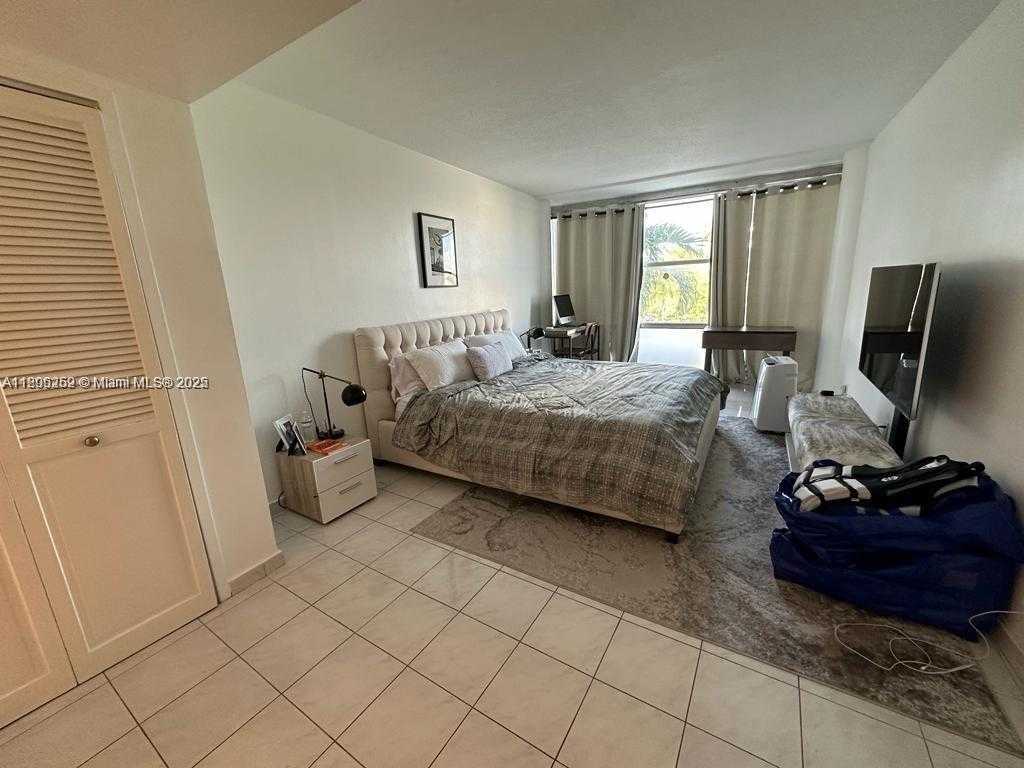 Small Image of 900 BAY DR #211, Miami Beach Number 16