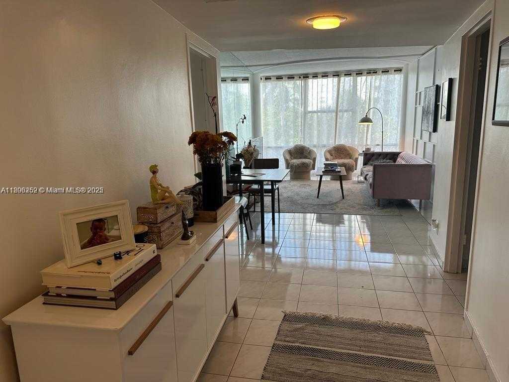 Small Image of 900 BAY DR #211, Miami Beach Number 7