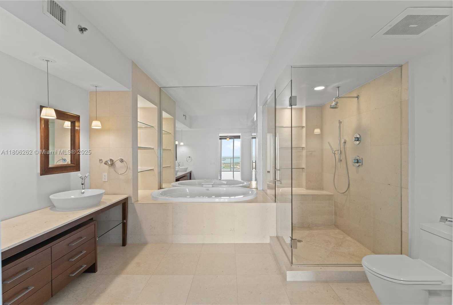 Small Image of 450 Alton Rd, Miami Beach, FL 33139, USA Number 17