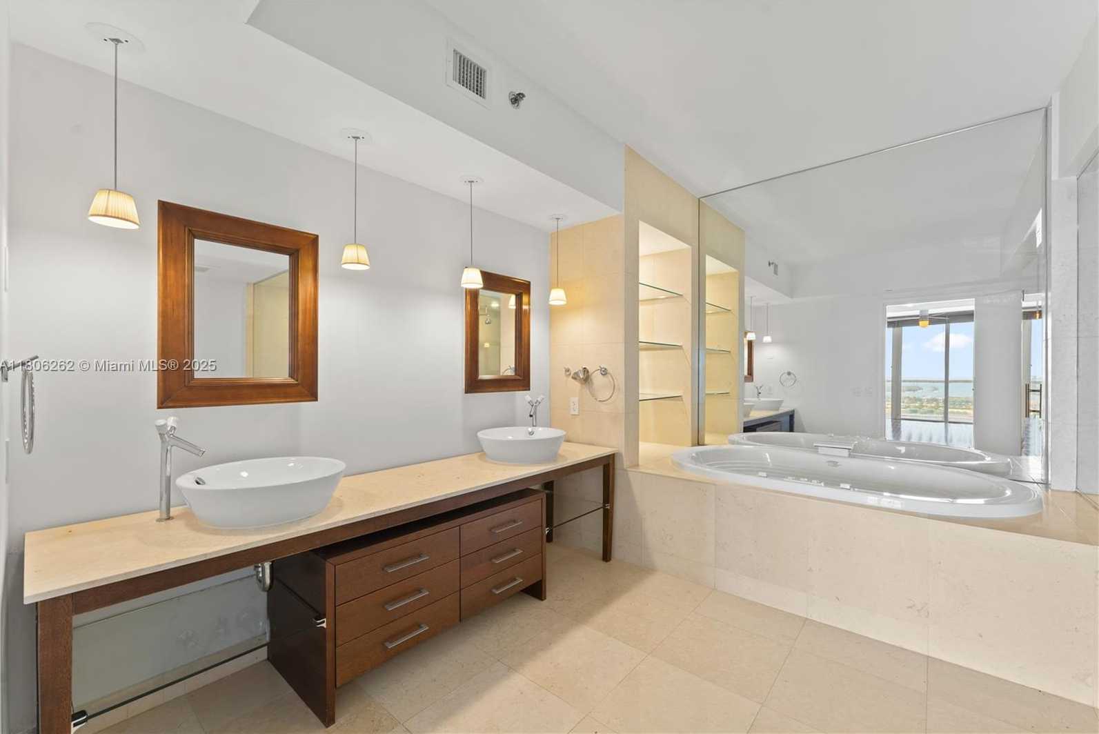 Small Image of 450 Alton Rd, Miami Beach, FL 33139, USA Number 18