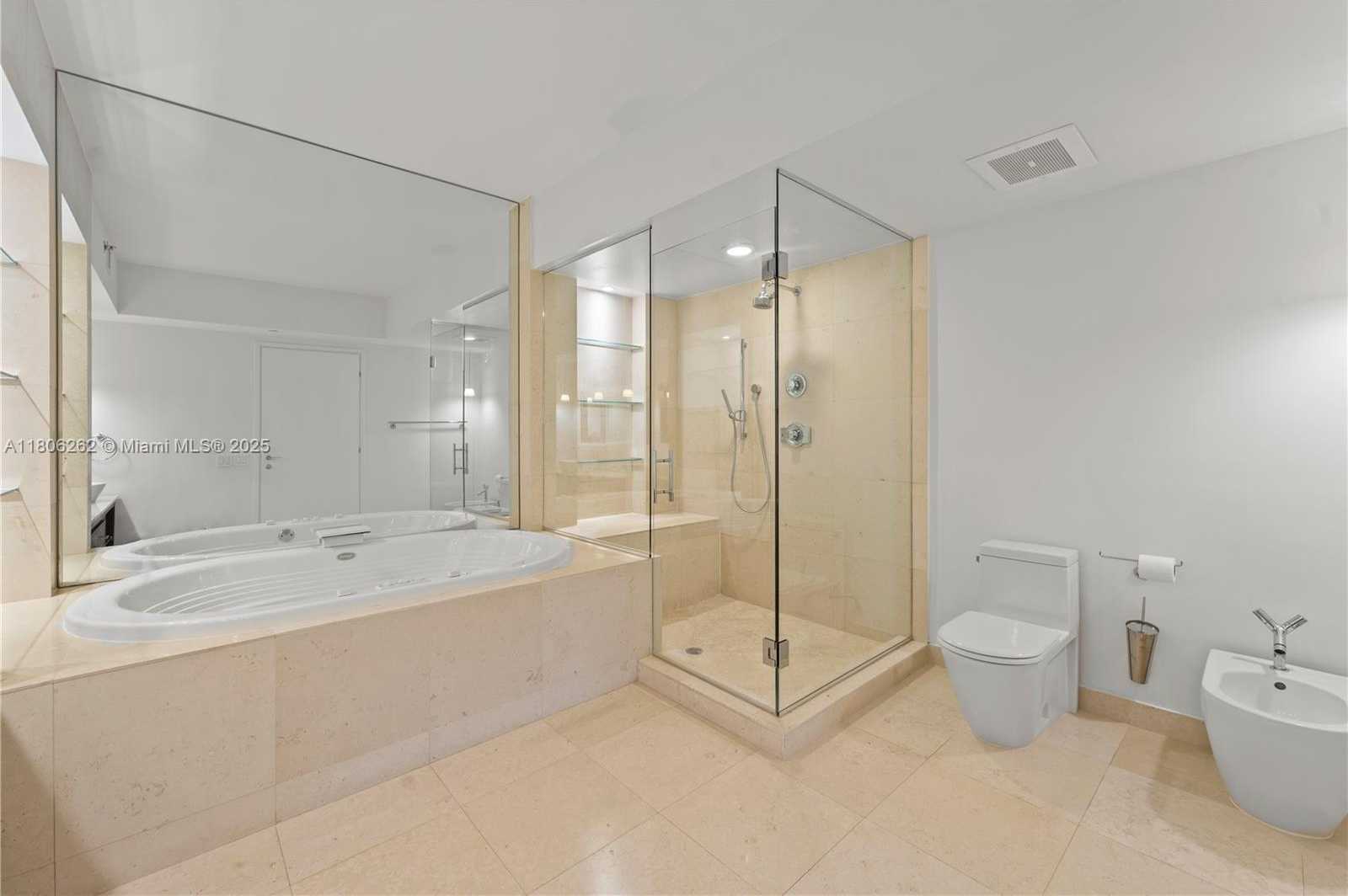 Small Image of 450 Alton Rd, Miami Beach, FL 33139, USA Number 19