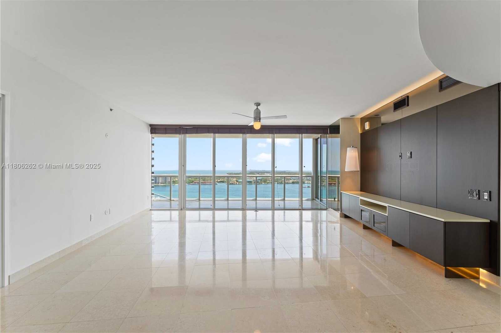 Small Image of 450 Alton Rd, Miami Beach, FL 33139, USA Number 2