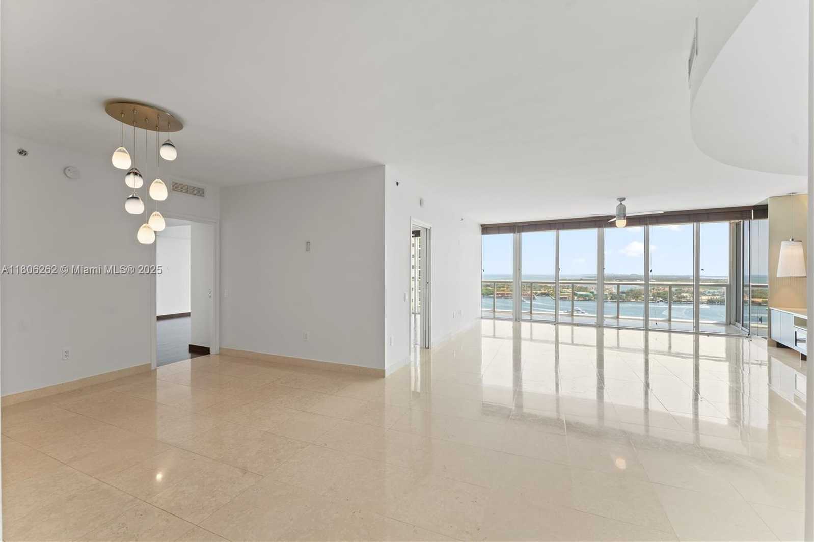 Small Image of 450 Alton Rd, Miami Beach, FL 33139, USA Number 4