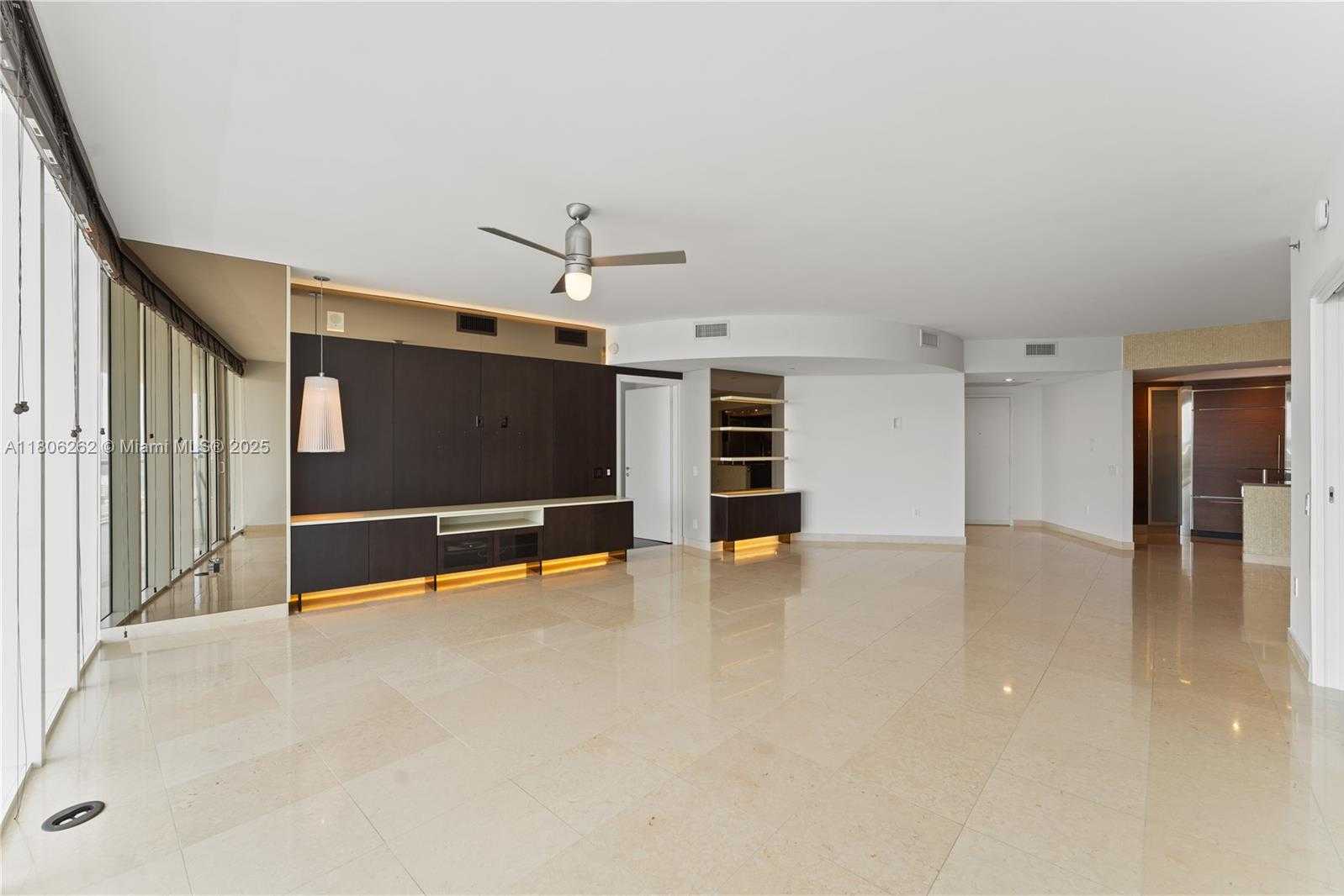Small Image of 450 Alton Rd, Miami Beach, FL 33139, USA Number 6