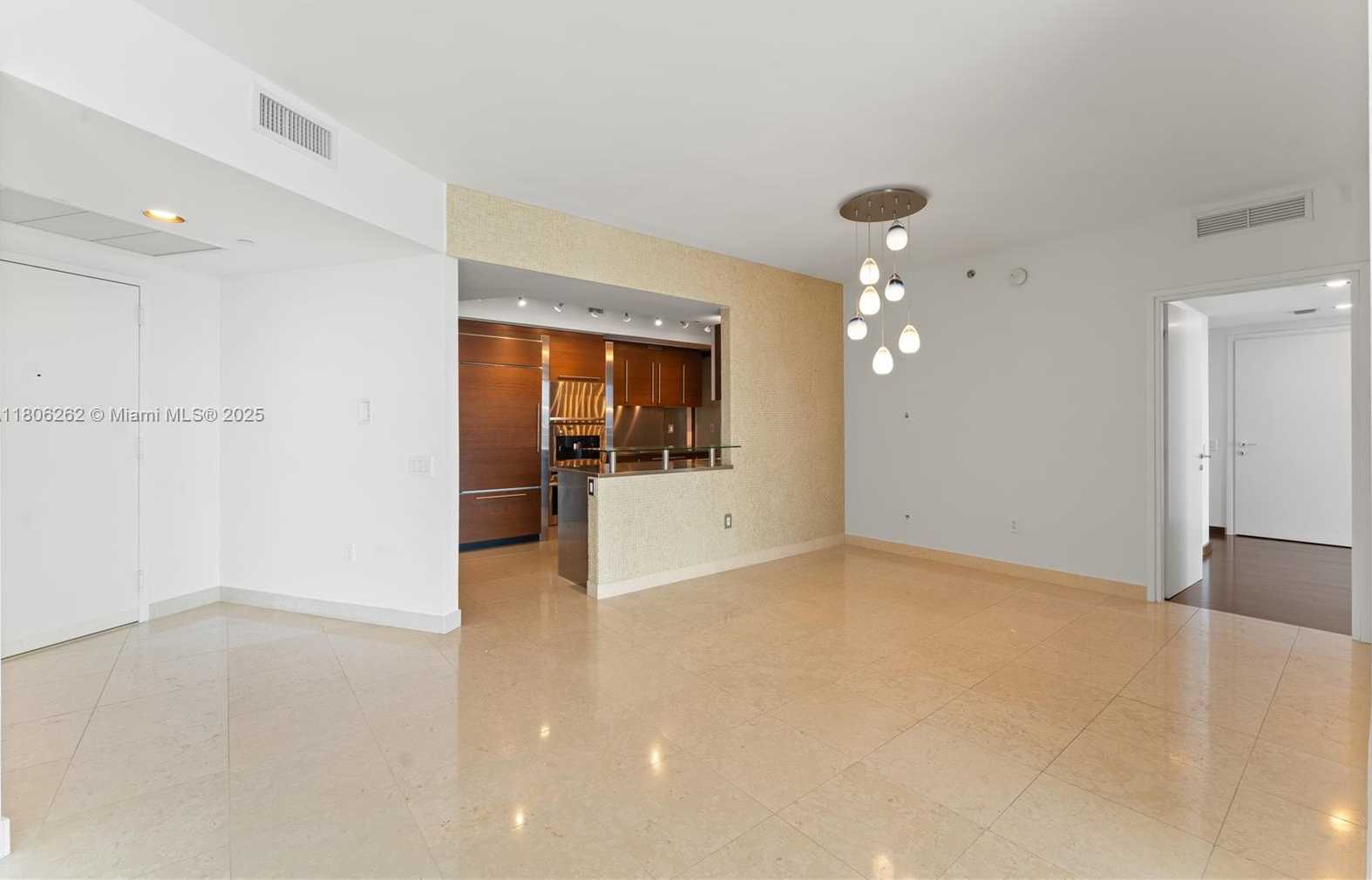 Small Image of 450 Alton Rd, Miami Beach, FL 33139, USA Number 8